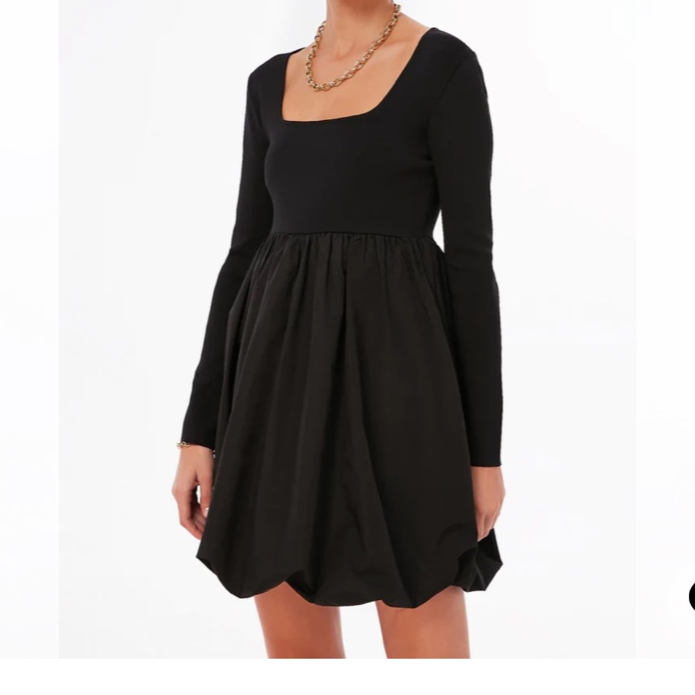Black Bubble Skirt Cecilia Mini Dress
HYACINTH HOUSE